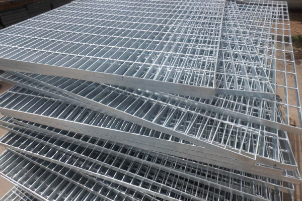 Tấm sàn grating mạ kẽm đa dạng kích thước tại HCM